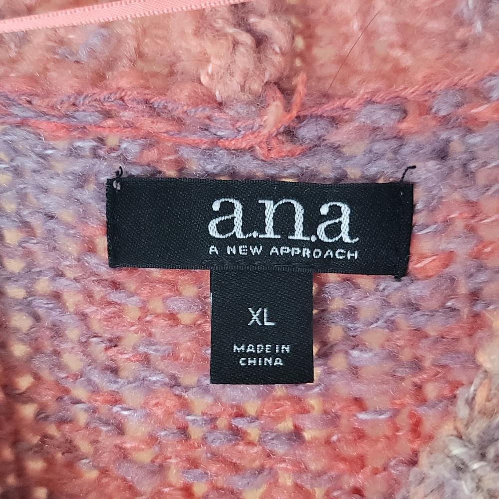 ♻️ 5/$50 Sweater - Picture 3 of 3